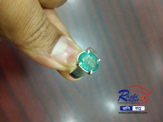 Colombian Emerald Stone (কলম্বিয়ান পান্না স্টোন)